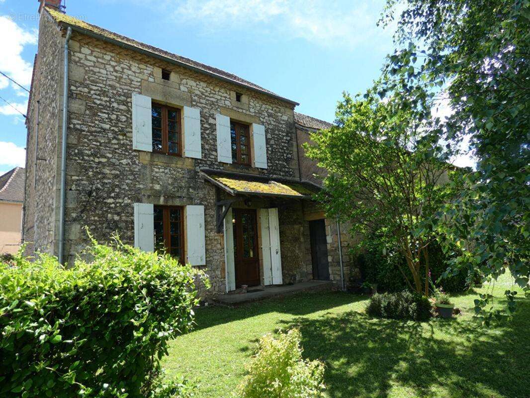 Maison 120 m2 / 4 chambres / grange / terrain 800m² - photo 2