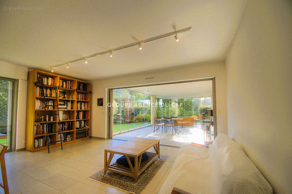 Appartement en rez de jardin dans residence - photo 5