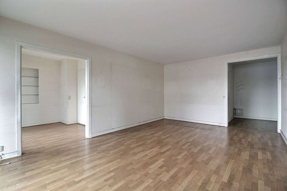 Appartement à PARIS-14E