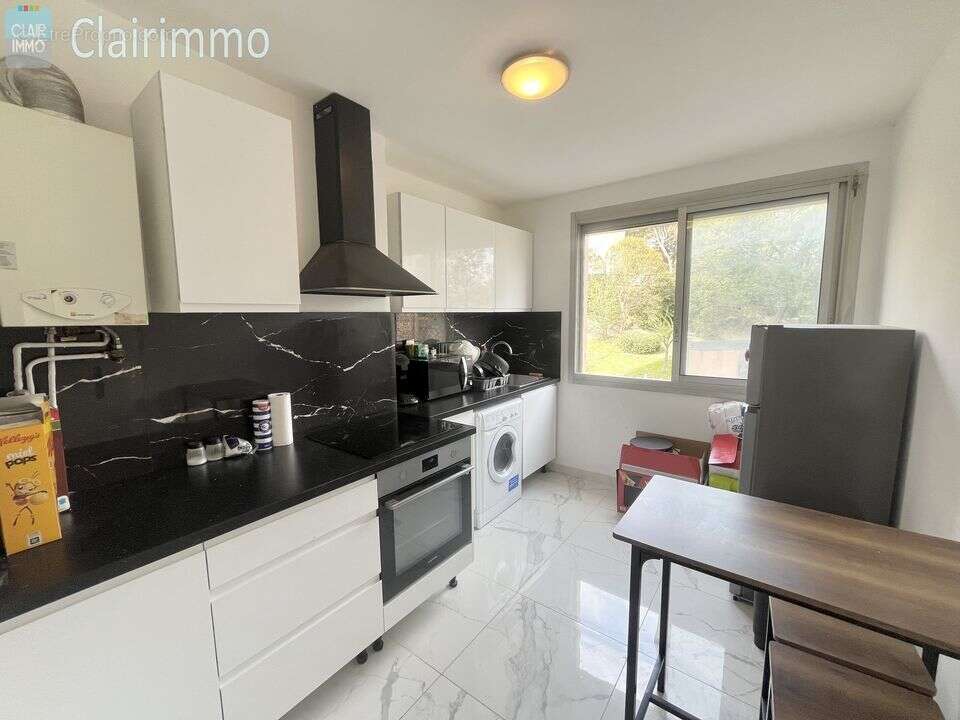 Appartement T3 à vendre - balcon - cave - ascenseur - 13013 - - Appartement à MARSEILLE-13E