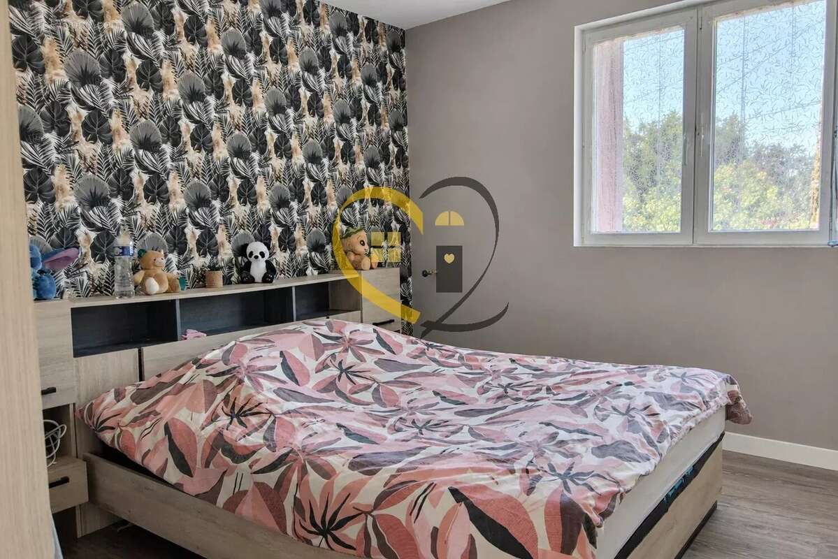 Maison de ville Mehun sur Yèvre - 137m2 - 3 chambres - véranda et jardin - photo 4
