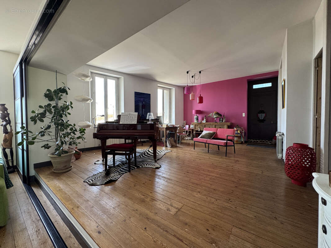 Maison à BARBEZIEUX-SAINT-HILAIRE