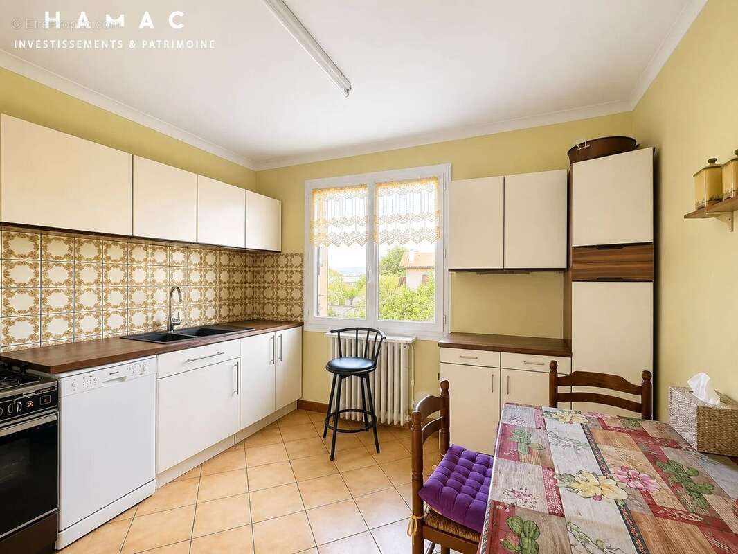 SAINTE-FOY-LÈS-LYON — Maison à rénover sur terrain de 1 112 m² — Fort potentiel ! - photo 9