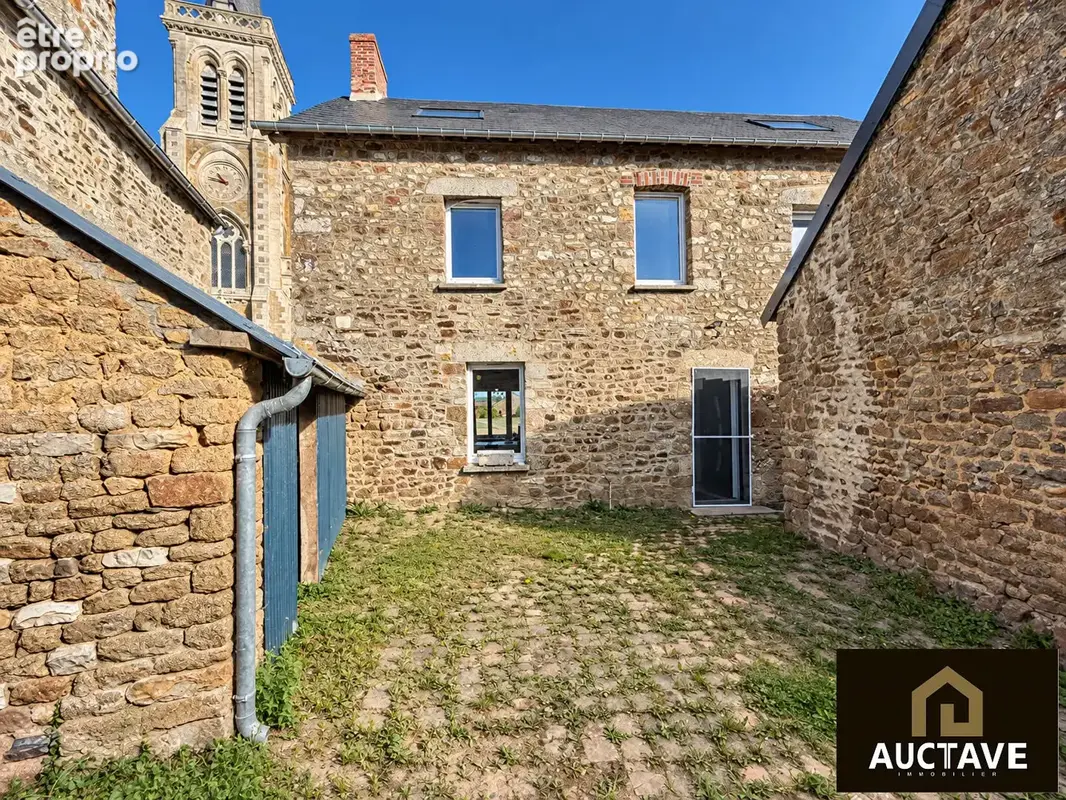 Maison en pierre avec 3 chambres, jardin et dépendances - photo 1