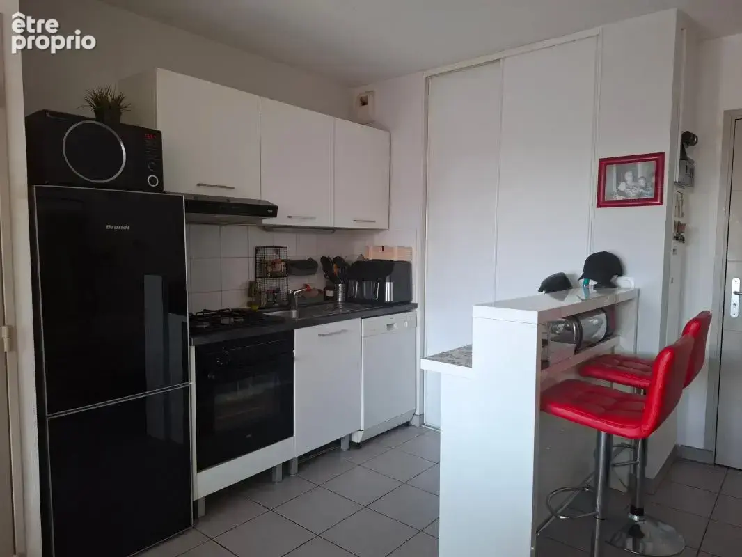 A VENDRE T2 récent + garage Vénissieux Parilly - photo 5