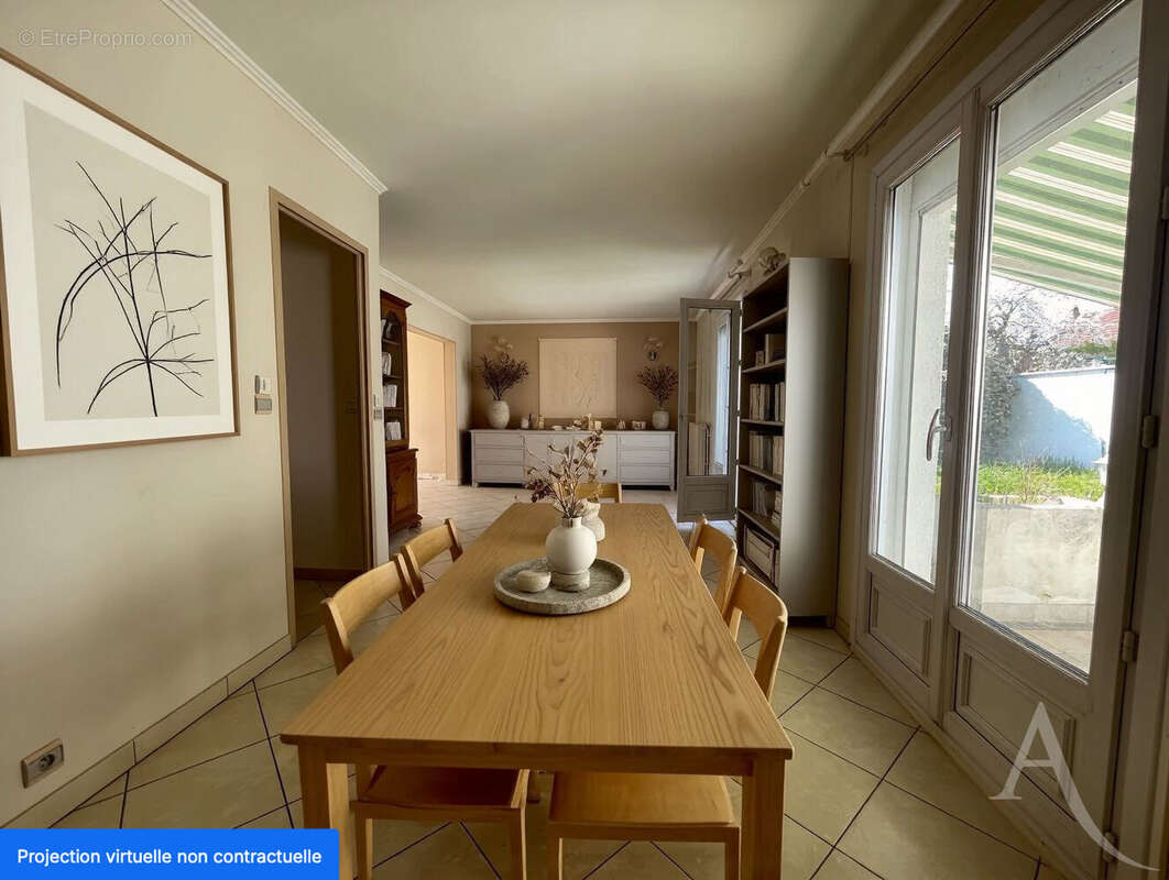 Maison à LES MUREAUX