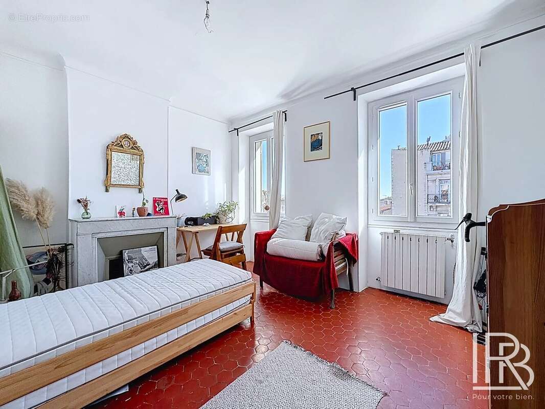 Appartement à MARSEILLE-6E