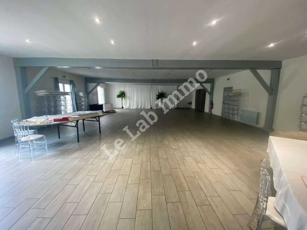 Commerce à OCTEVILLE-SUR-MER