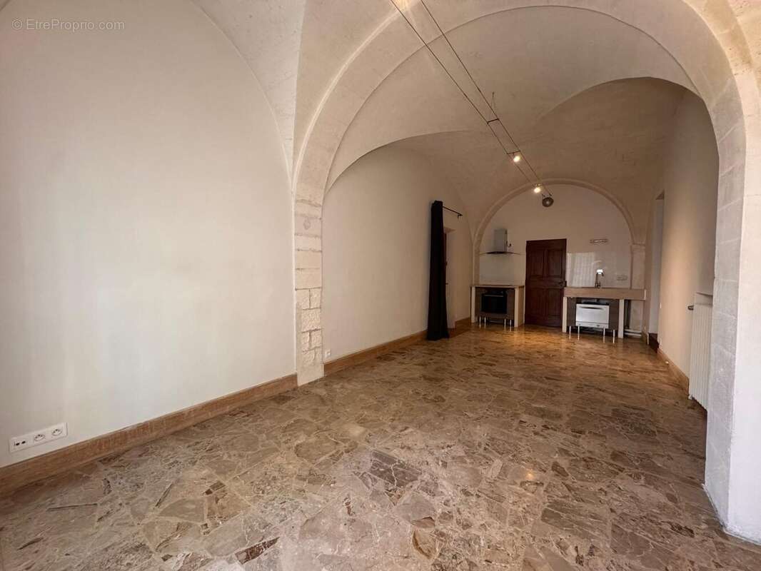 Appartement à VILLENEUVE-LES-AVIGNON