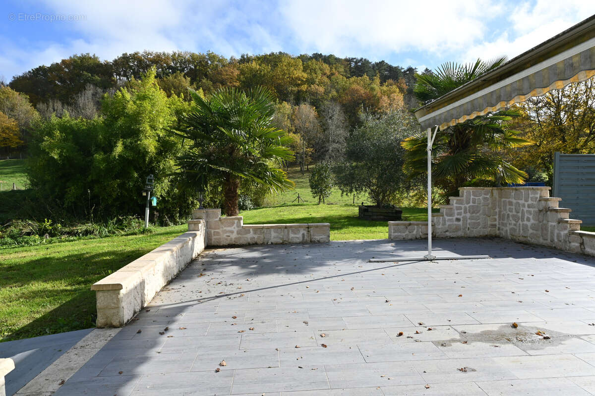 Maison à LAROQUE-TIMBAUT