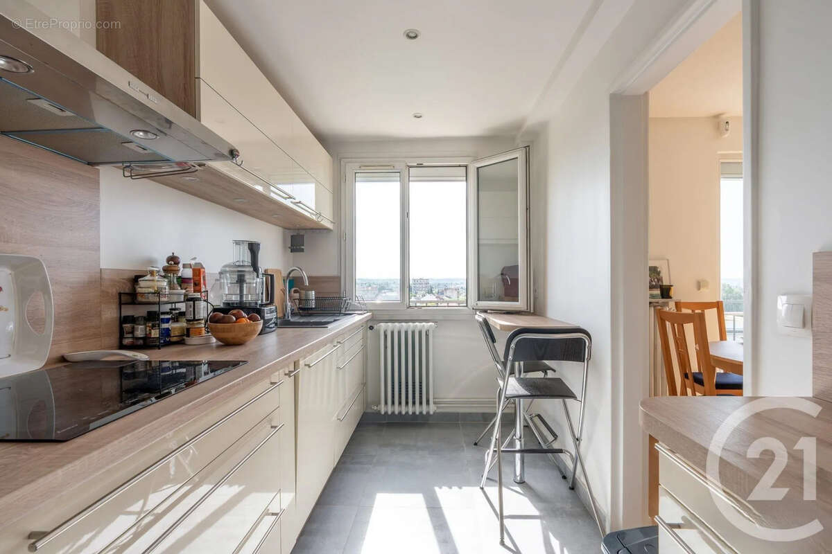 Appartement à SAINT-MAUR-DES-FOSSES