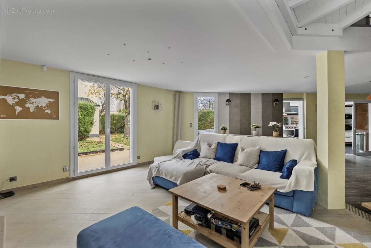 Maison à MONTEVRAIN