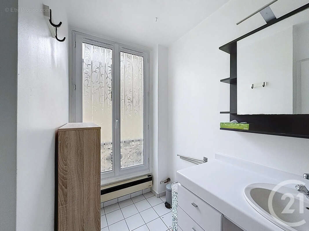 Appartement à PARIS-14E