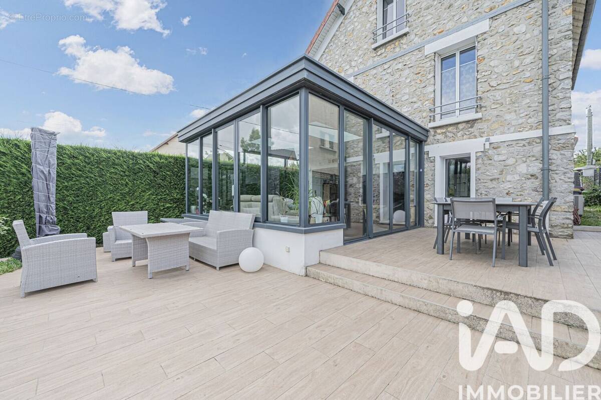 Photo 1 - Maison à LAGNY-SUR-MARNE