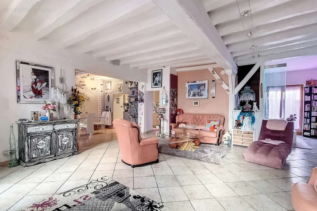 Maison à EGREVILLE