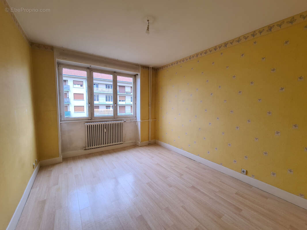 Appartement F5 à nénover - photo 5