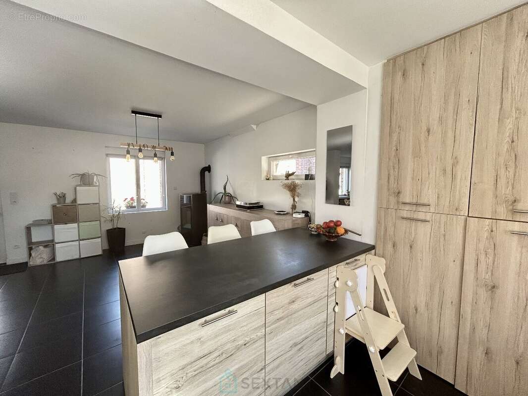 Magnifique fermette rénovée avec grange et dépendances. - photo 9