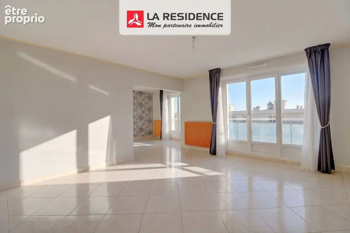 Appartement 5 pièces 113 m² à vendre à Blois (41000) - photo 2