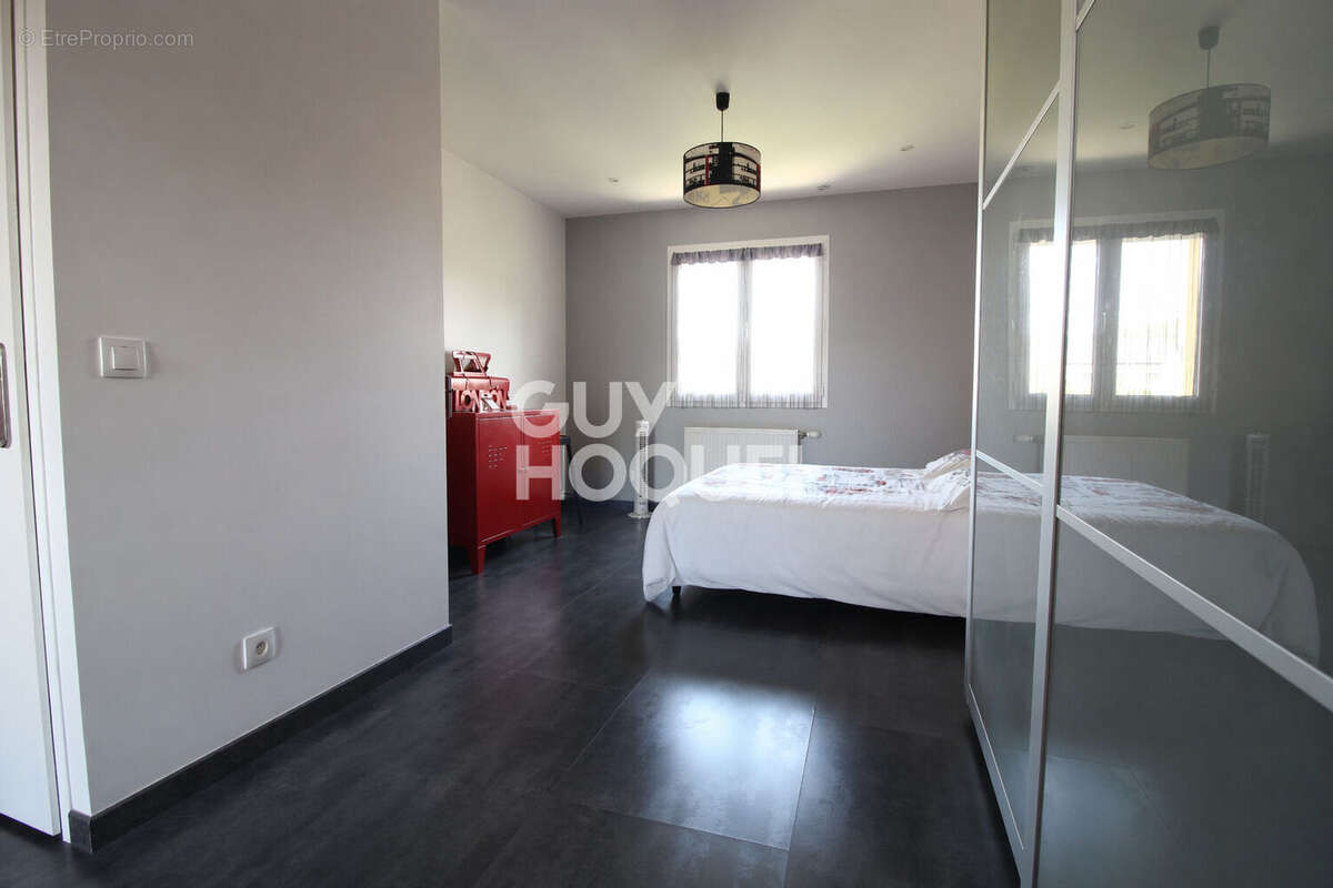 Maison à VERNEUIL-L'ETANG