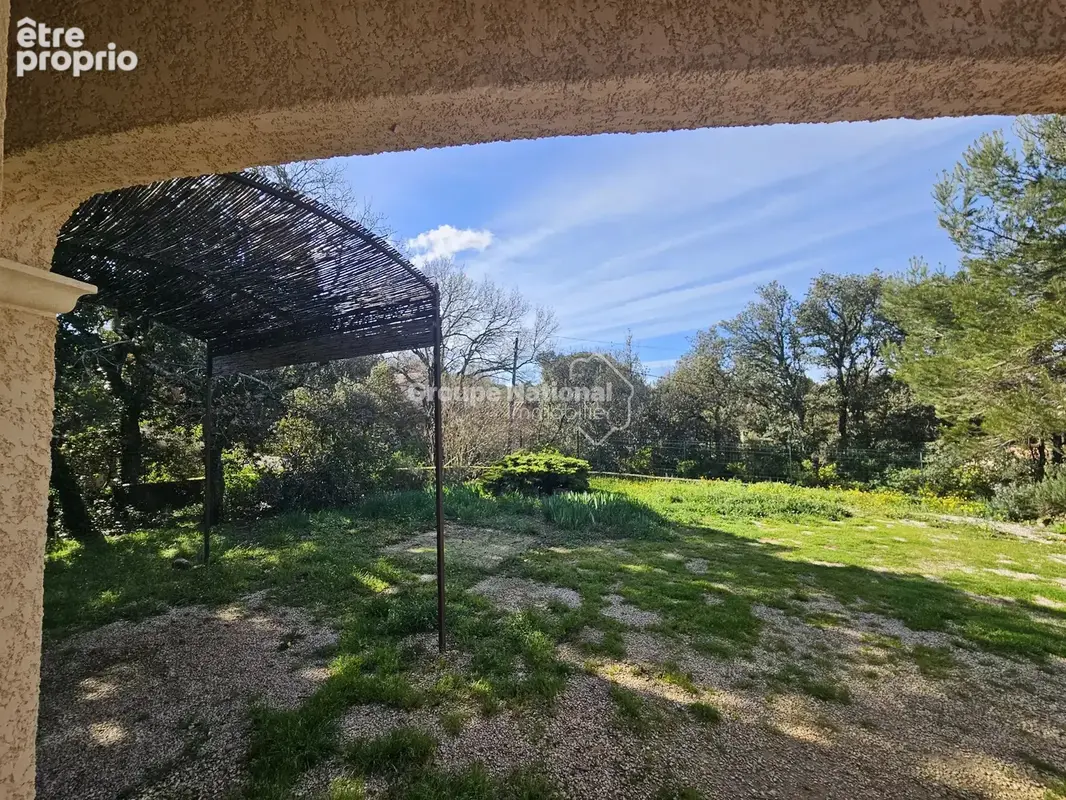 Venasque villa  de plai-pied sur un terrain 1079  m² - photo 15