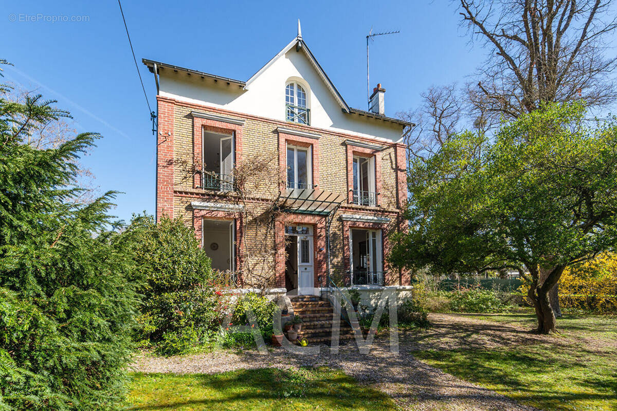 Maison à MAISONS-LAFFITTE