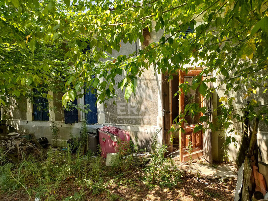 Maison  + grange à vendre à Saugon - travaux à prévoir - photo 2