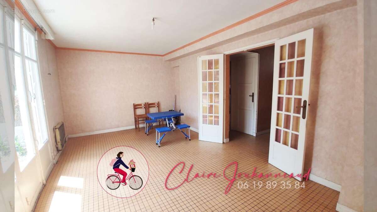 Maison  saine à rénover avec 3 chambres , jardin et garage - photo 3