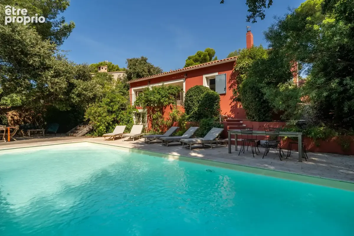 Proche Brusc - Villa T7 avec piscine - photo 27