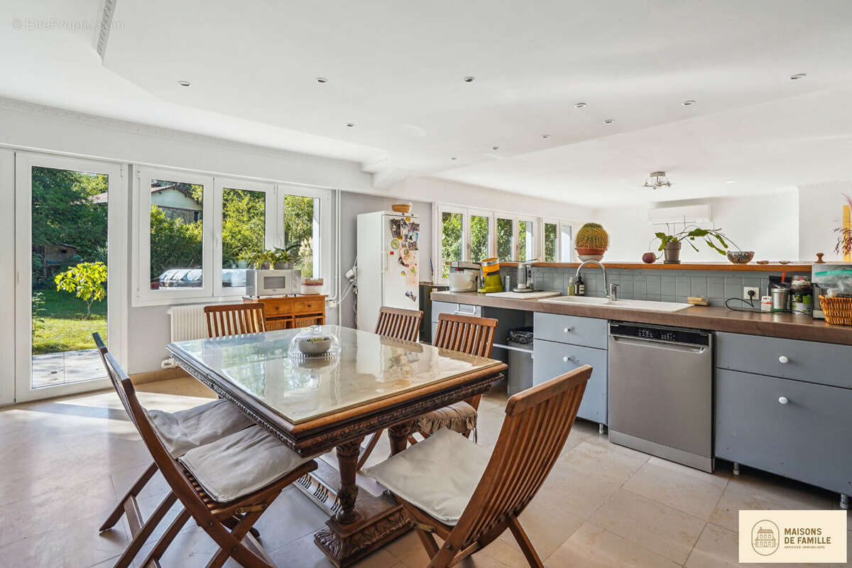 Maison à LA CELLE-SAINT-CLOUD