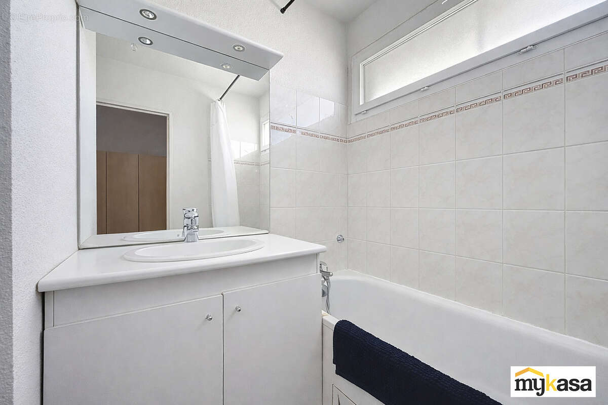 Appartement à PORT-SAINT-LOUIS-DU-RHONE