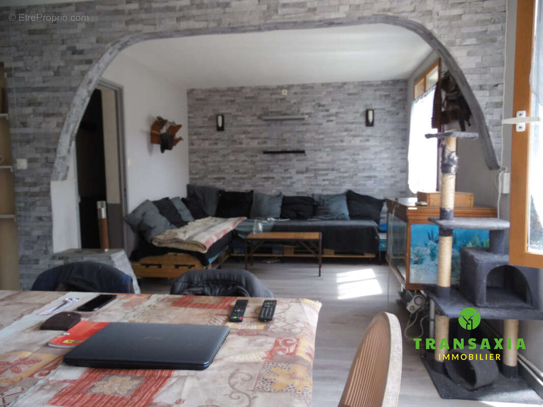 salon - Maison à UCHENTEIN