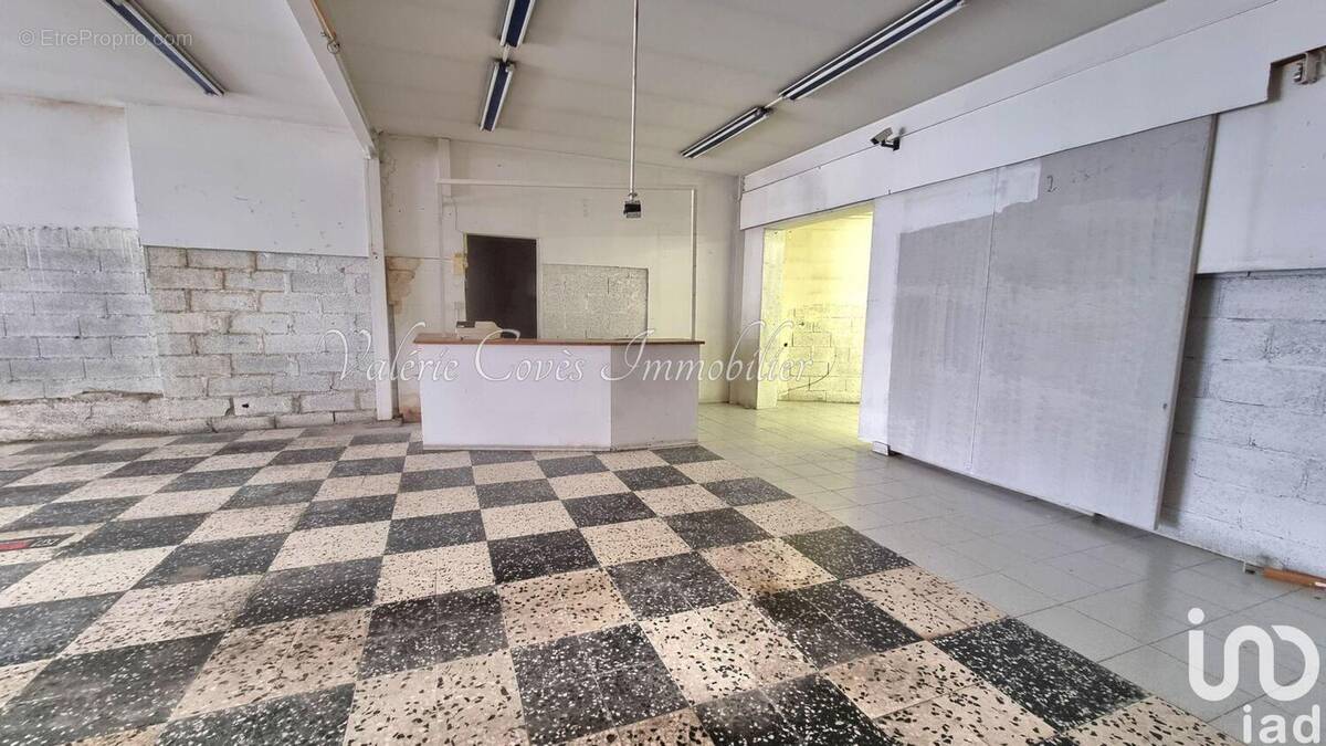 Photo 1 - Commerce à SALINDRES