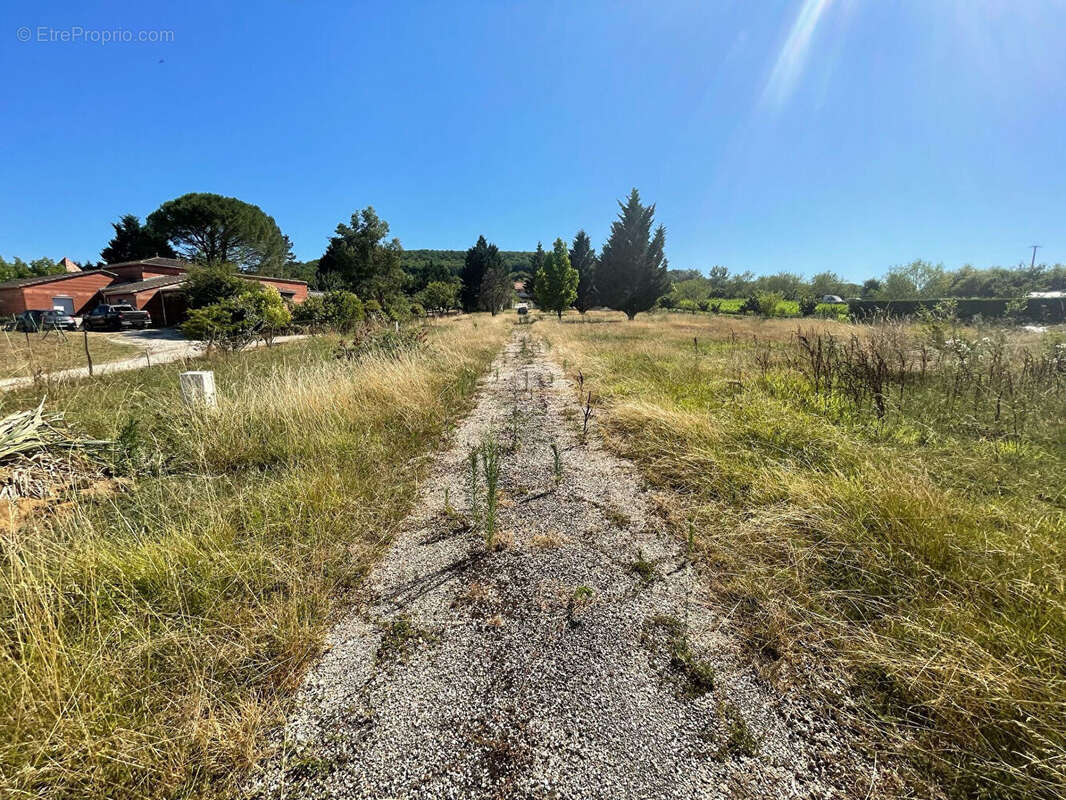 Terrain viabilisé de 1062 m2 à PENNE D'AGENAIS - photo 2
