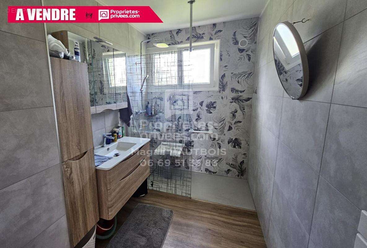 Maison à SAINT-HILAIRE-DU-HARCOUET