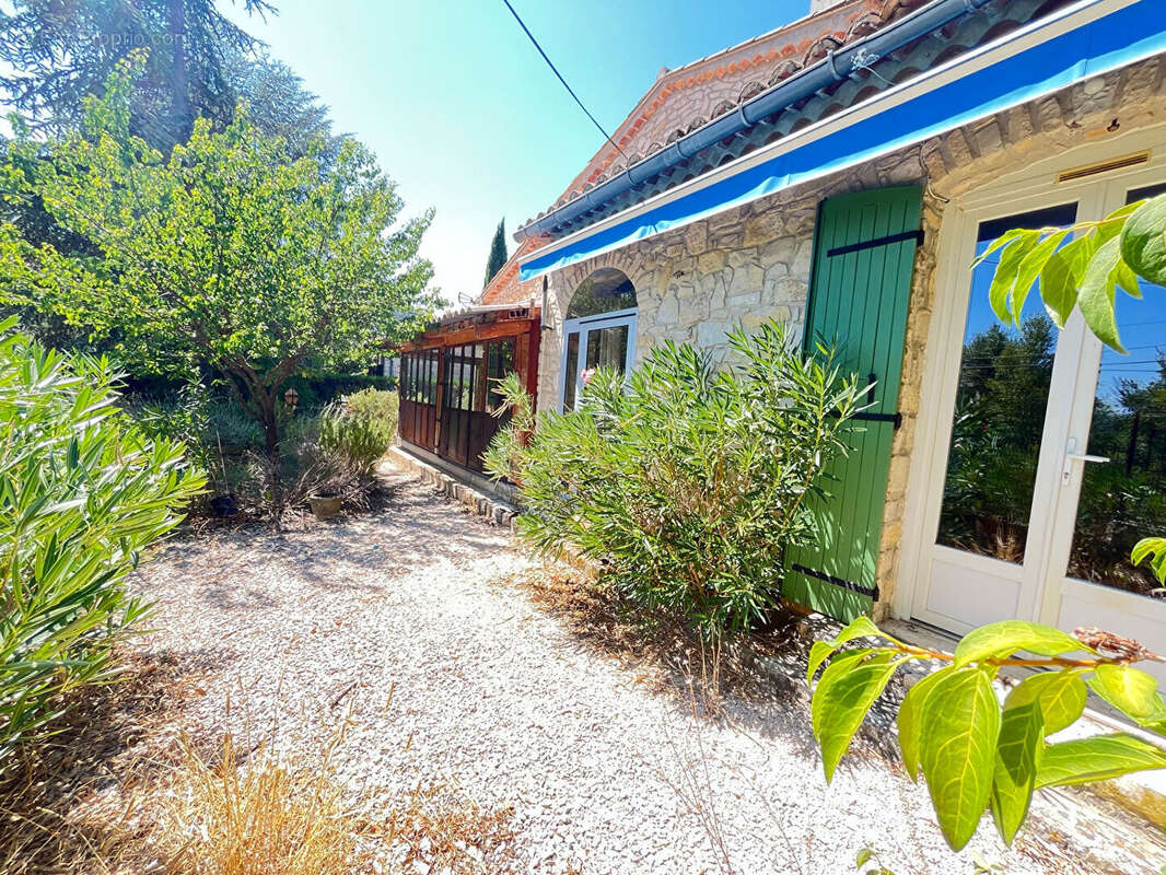 Maison Vaison La Romaine 6 pièce(s) 140 m2 - photo 2