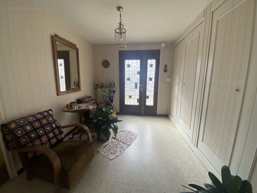 Maison de Type 4 centre ville de périgueux. - photo 2