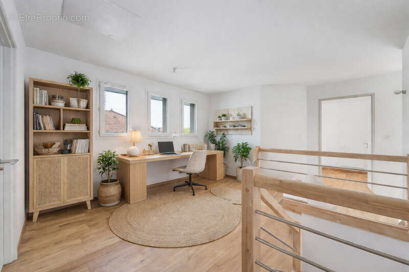 Maison à SAINT-GENIS-POUILLY