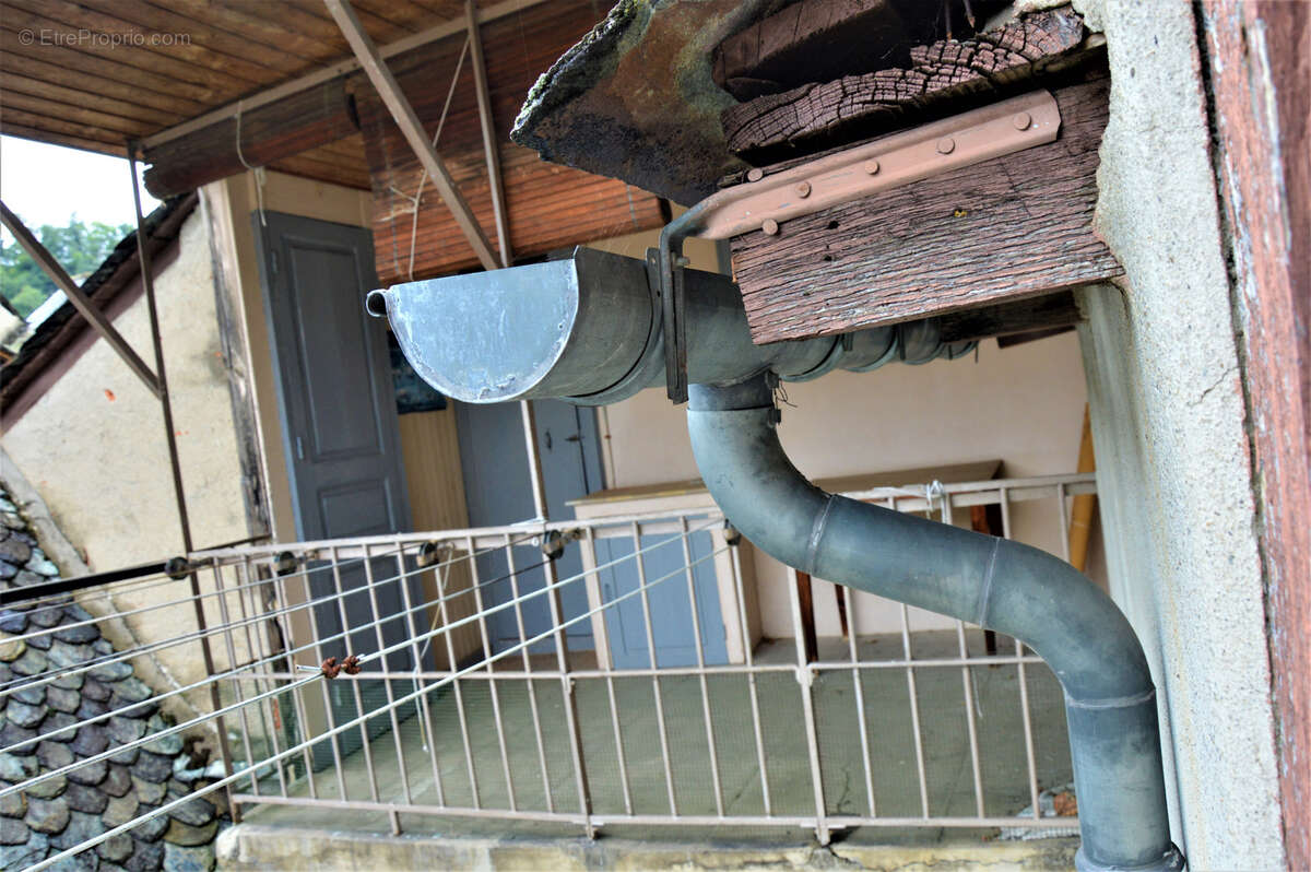 Appartement à ENTRAYGUES-SUR-TRUYERE