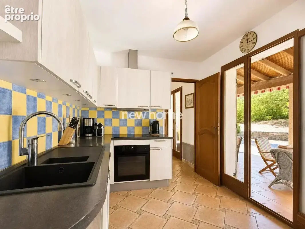 Lorgues – Villa de plain-pied 4 chambres avec piscine, à pied du village - photo 14
