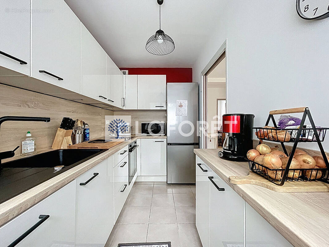 Appartement à ISNEAUVILLE