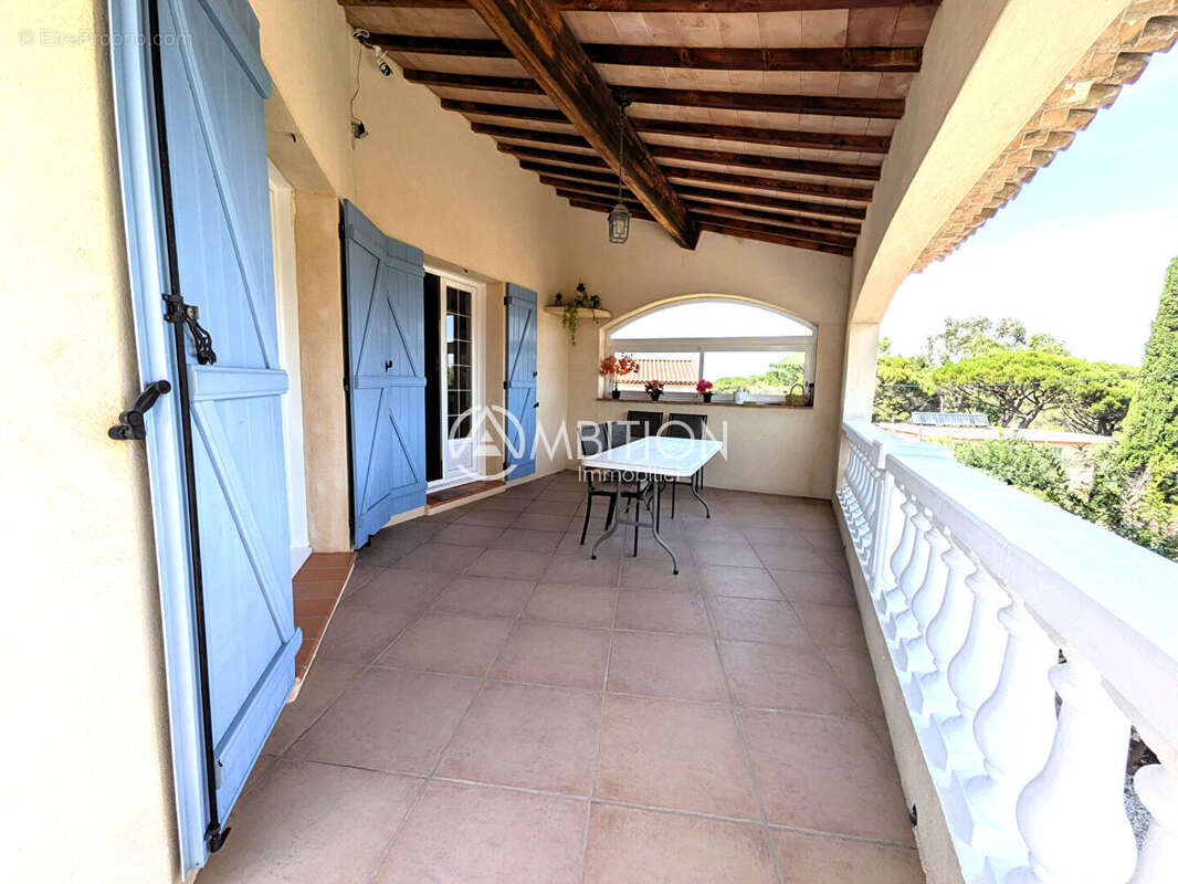 FREJUS (83370) Superbe villa familiale de 5P avec piscine, garage. - photo 10