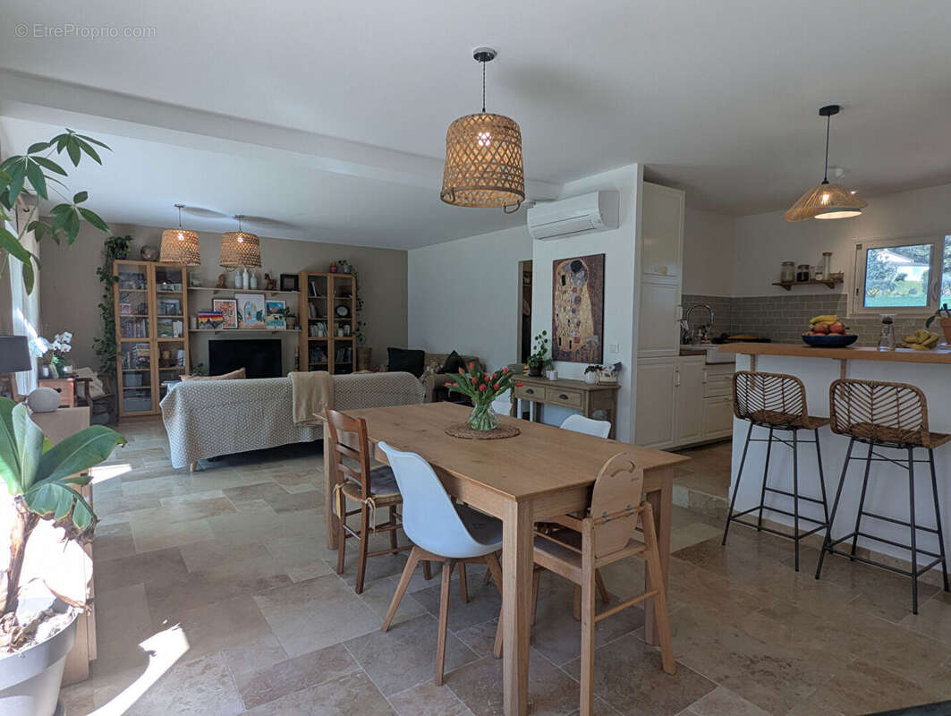 Maison à VILLECROZE