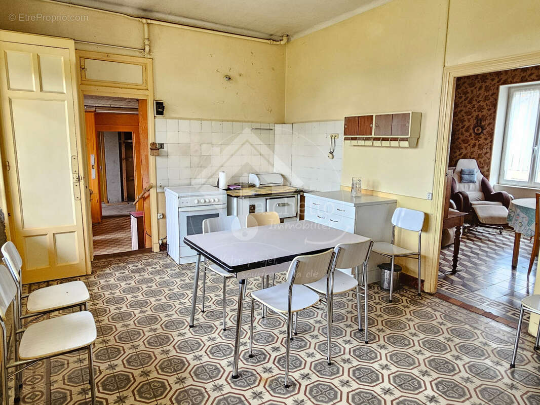 Maison à SAINT-PIERRE-LAVAL