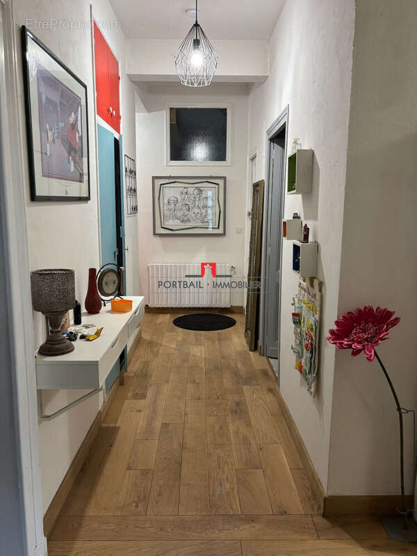 Maison 243 m² à Saint-Andre-De-Cubzac  - photo 7
