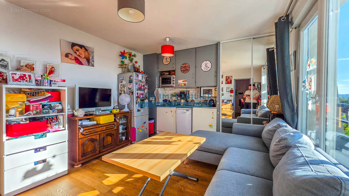 Appartement à SARTROUVILLE