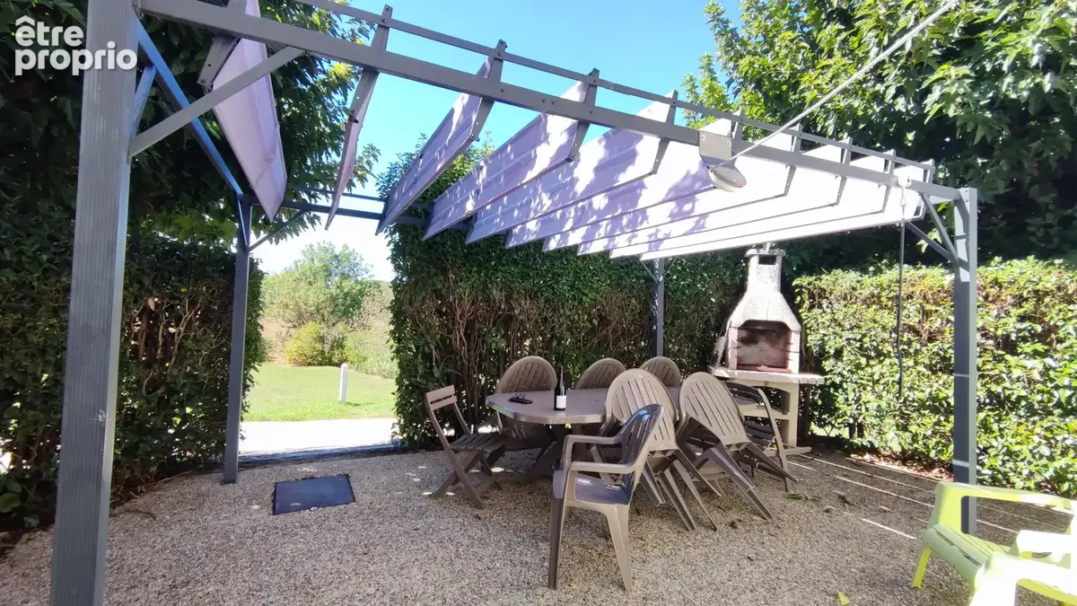 Propriété quercynoise en pierre avec gîte   2 maisons, dépendances et 4 246 m2 de terrain - photo 8