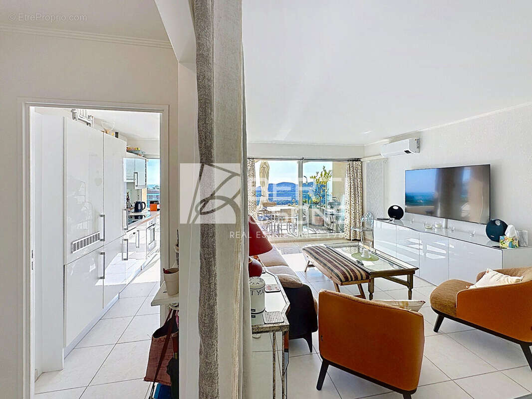 Appartement à MANDELIEU-LA-NAPOULE