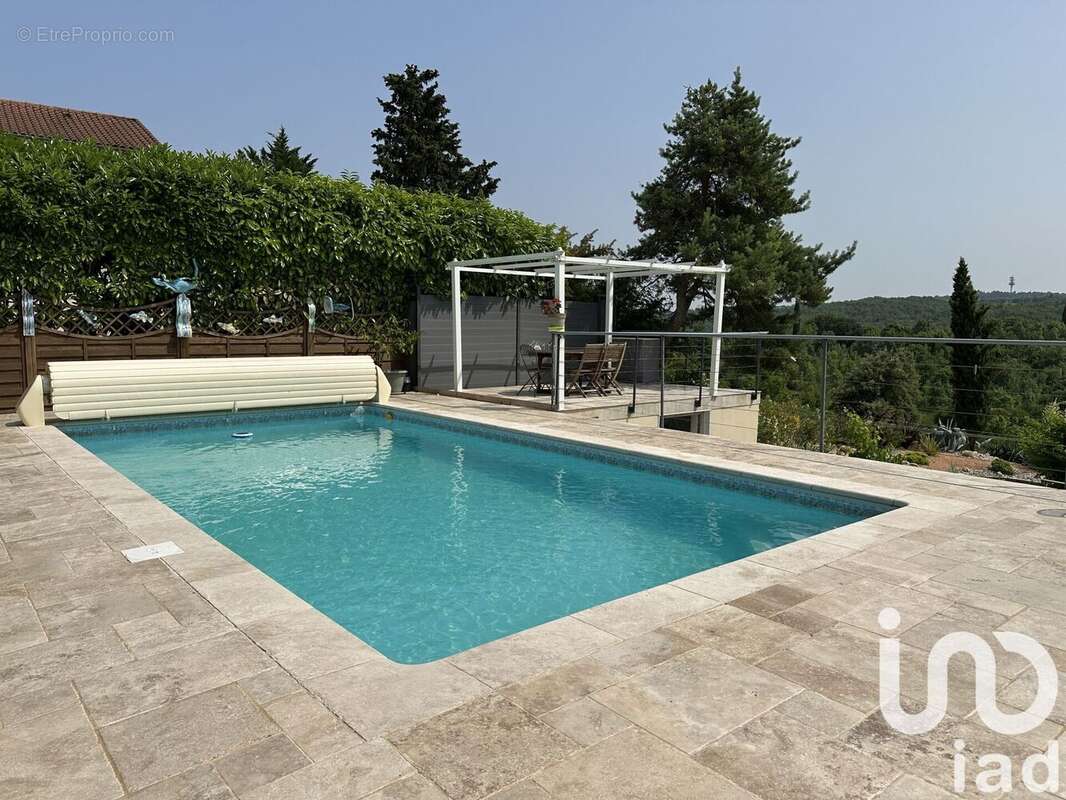 Maison 210 m² à Pradines  - photo 2