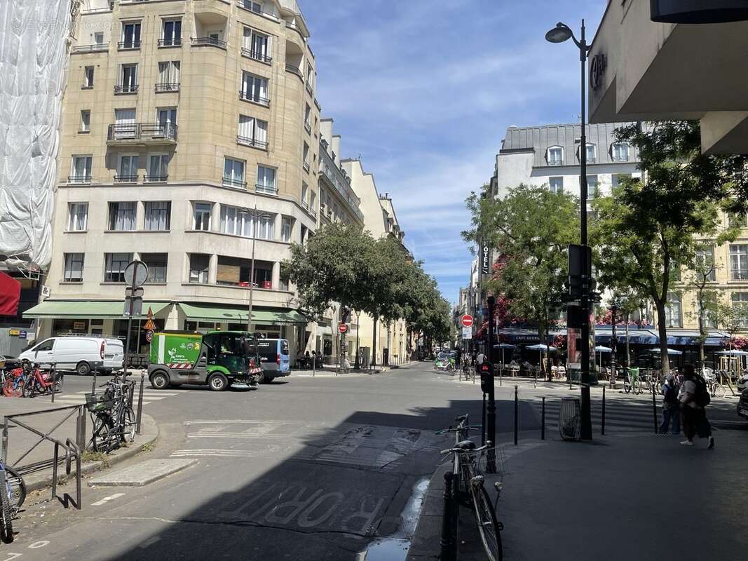 Autre à PARIS-3E