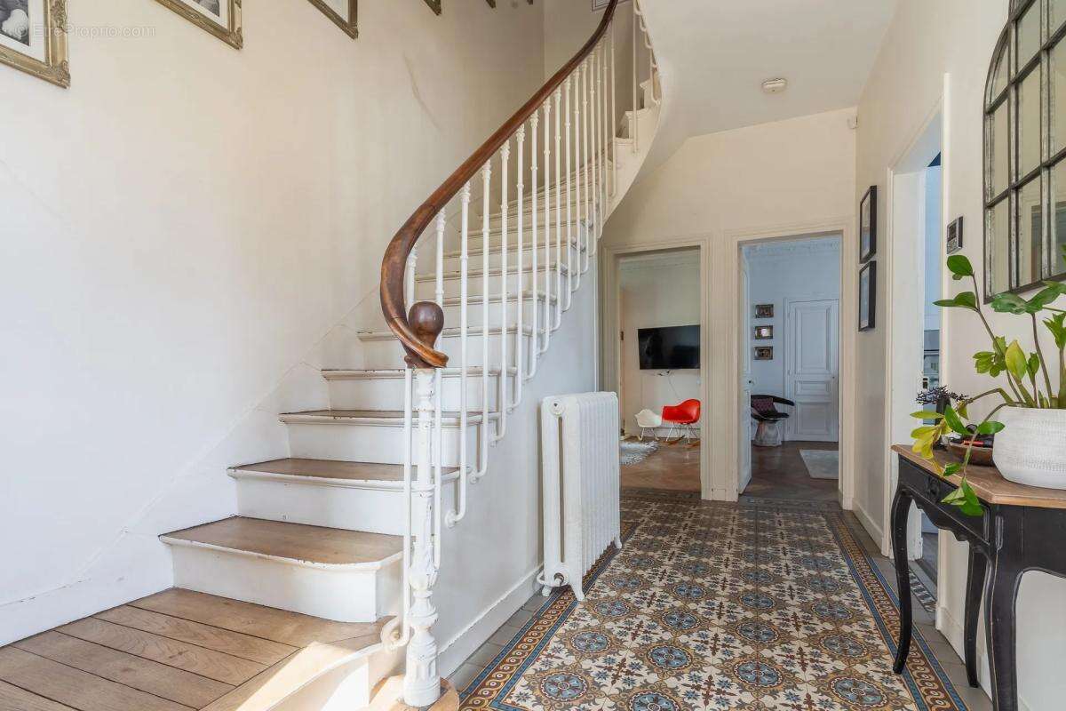 Maison de caractère de 145 m² avec jardin et sous-sol complet - photo 11